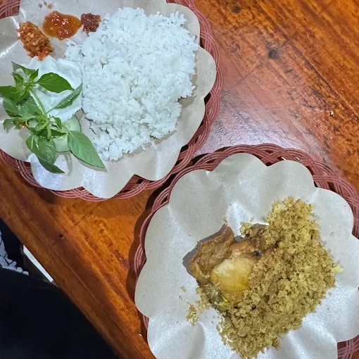 Ayam Goreng Ambarukmo di Salatiga dan sekitarnya