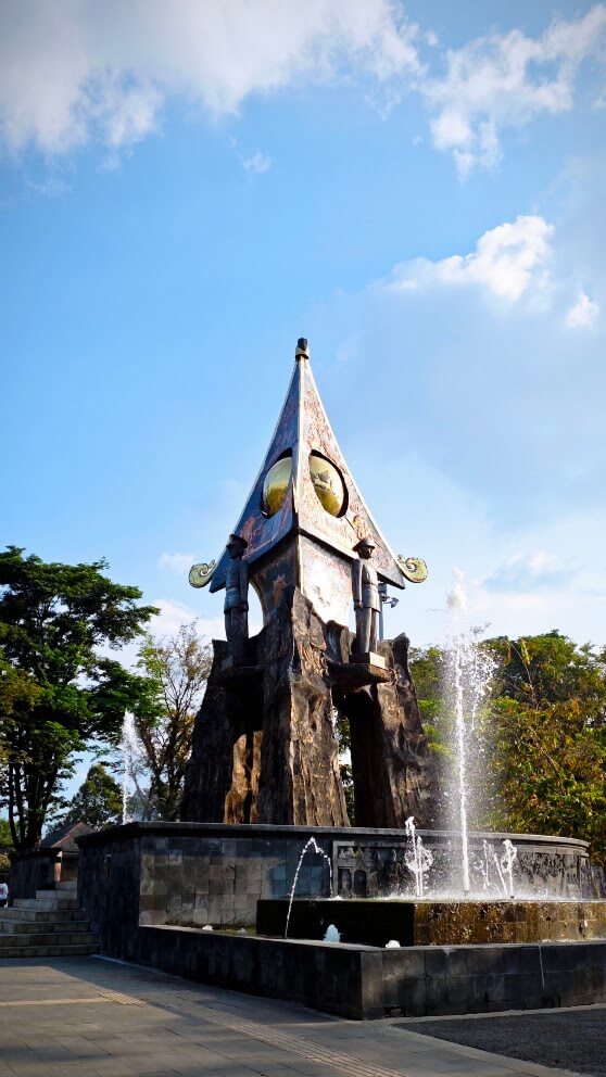 Jogging atau Sekedar Duduk Santai di Lapangan Pancasila di Salatiga dan sekitarnya